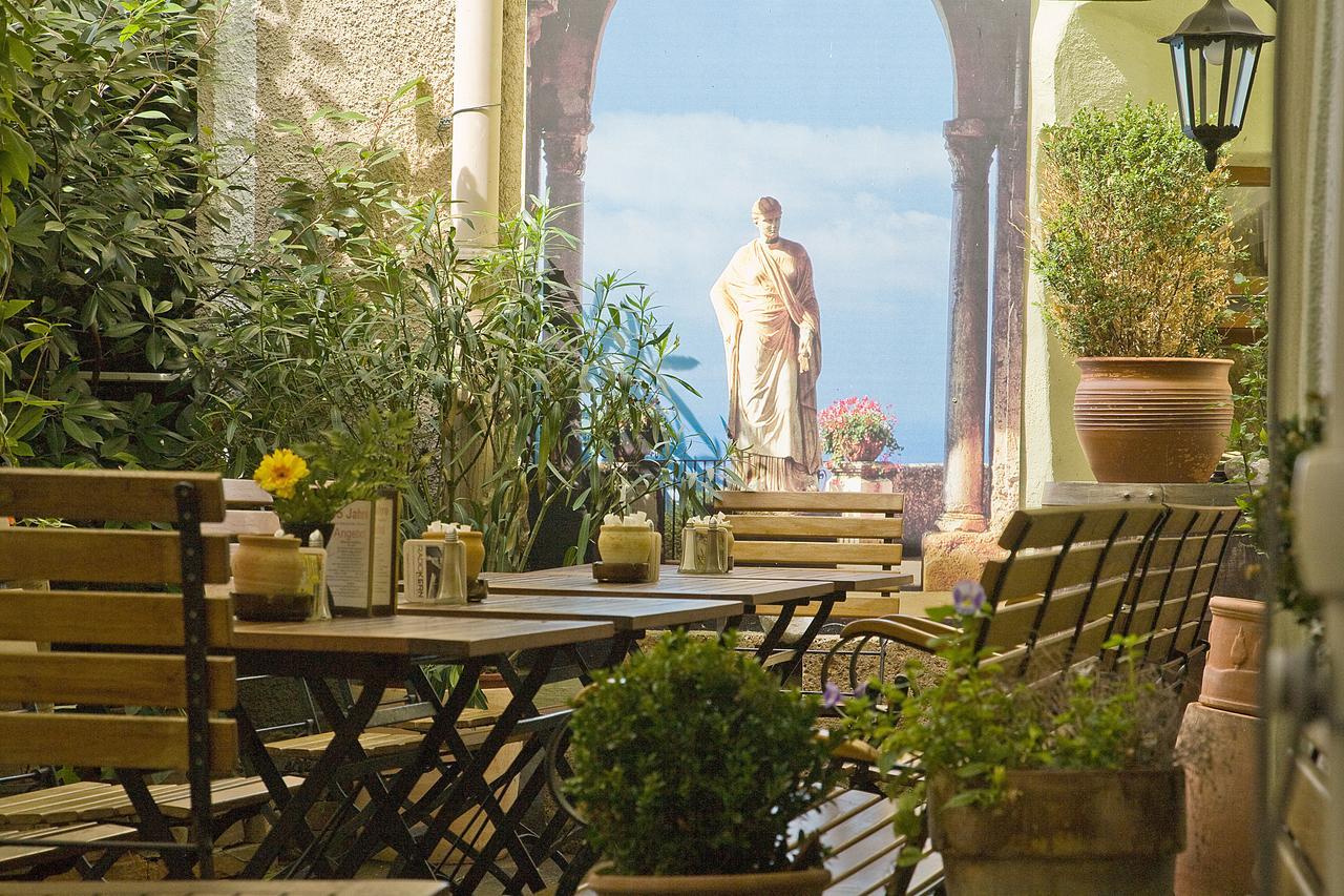 Restaurant Dicker Mann Zum Blauen Krebs 4*